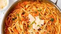 Roasted Garlic and Red Pepper Fettucine Alfredo Roasted Garlic and Red Pepper Fettucine Alfredo