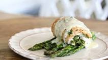 Spinach and Goat Cheese Stuffed Chicken Breast with Roasted Asparagus Spinach and Goat Cheese Stuffed Chicken Breast with Roasted Asparagus