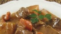 Easy and Hearty Slow Cooker Beef Stew Easy and Hearty Slow Cooker Beef Stew
