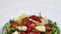 Salada caprese (2.9/5) Salada caprese (2.9/5)