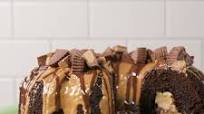 Reese's Bundt Cake Reese's Bundt Cake