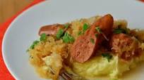 Slow Cooker Kielbasa with Sauerkraut & Apples AND a Hamilton Beach Stay-or-Go Slow Cooker Giveaway! Slow Cooker Kielbasa with Sauerkraut & Apples AND a Hamilton Beach Stay-or-Go Slow Cooker Giveaway!