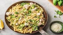 Creamy Chicken Pasta with Broccoli in a Lemon Basil Sauce Creamy Chicken Pasta with Broccoli in a Lemon Basil Sauce