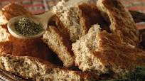 Focaccia integrale: la ricetta facile per prepararla soffice e fragrante Focaccia integrale: la ricetta facile per prepararla soffice e fragrante