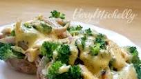 Baked Potatoes with Chicken, Broccoli and Cheese Baked Potatoes with Chicken, Broccoli and Cheese