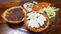 Torta de frijol y queso. Receta de comida mexicana Torta de frijol y queso. Receta de comida mexicana