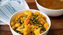 Chettinad Beans & Cauliflower Poriyal Recipe (South Indian Stir Fry) Chettinad Beans & Cauliflower Poriyal Recipe (South Indian Stir Fry)