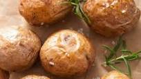 Baked Potatoes in the Crock Pot (Low Calorie!) Baked Potatoes in the Crock Pot (Low Calorie!)