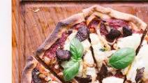 Gluten-Free Vegan Pizza with Mushrooms & Onions Gluten-Free Vegan Pizza with Mushrooms & Onions