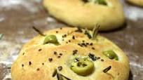 Focaccia de aceitunas y romero Focaccia de aceitunas y romero