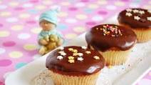 Eggless Vanilla Cupcake With Chocolate Frosting Eggless Vanilla Cupcake With Chocolate Frosting