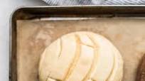 Conchas (Mexican Sweet Bread) Conchas (Mexican Sweet Bread)