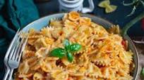 Farfalle in Marinara Sauce Farfalle in Marinara Sauce
