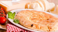 Focaccia senza lievito: la ricetta per prepararla ripiena e gustosa senza lievitazione Focaccia senza lievito: la ricetta per prepararla ripiena e gustosa senza lievitazione