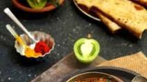 Green Tomato Curry / Kayi Tomato Gojju Green Tomato Curry / Kayi Tomato Gojju