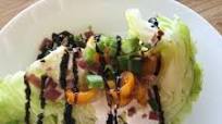 Easy Healthy Wedge Salad with Balsamic Drizzle Easy Healthy Wedge Salad with Balsamic Drizzle