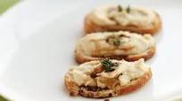 White Bean Crostini White Bean Crostini