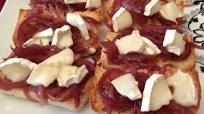 Goats Cheese and Caramelised Onion Bruschetta Goats Cheese and Caramelised Onion Bruschetta