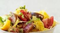 Spaghetti Squash with Fresh Tomato-Basil Sauce Spaghetti Squash with Fresh Tomato-Basil Sauce