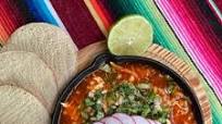 Pozole rojo de pollo Pozole rojo de pollo