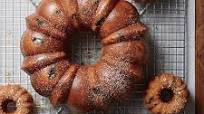Rum-Raisin Bundt Cake Rum-Raisin Bundt Cake
