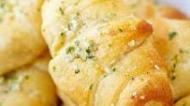 Garlic Butter Cheesy Crescent Rolls Garlic Butter Cheesy Crescent Rolls