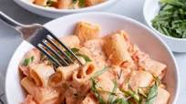 Creamy Vegan Cashew Tomato Pasta Creamy Vegan Cashew Tomato Pasta