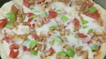 Chicken 🐔 Tikka pizza without oven no egg and no olives Chicken 🐔 Tikka pizza without oven no egg and no olives