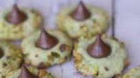 Pistachio Pudding Kiss Cookies Pistachio Pudding Kiss Cookies