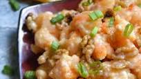 Crispy Honey Shrimp with Candied Walnuts Crispy Honey Shrimp with Candied Walnuts