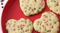 Heart Shaped Chocolate Chip Cookies Heart Shaped Chocolate Chip Cookies