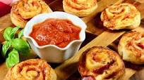 Cheesy Pepperoni Pizza Rolls Cheesy Pepperoni Pizza Rolls