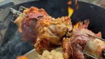 Schweinshaxe mit Sauerkraut vom Drehspieß Schweinshaxe mit Sauerkraut vom Drehspieß