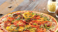 Heirloom Tomato & Basil Pizza Heirloom Tomato & Basil Pizza