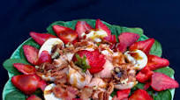 Spinach Salad with Grilled Salmon and Strawberries Spinach Salad with Grilled Salmon and Strawberries