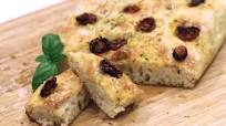Eltefri focaccia med soltørkede tomater Eltefri focaccia med soltørkede tomater