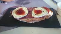 Tostas de queso de cabra con mermelada de tomate Tostas de queso de cabra con mermelada de tomate