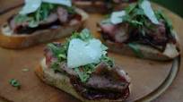 Beef Crostini with Caramelized Onion Marmalade Recipe - (5/5) Beef Crostini with Caramelized Onion Marmalade Recipe - (5/5)