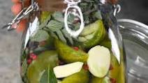 Easy Refrigerator Pickled Green Tomatoes Easy Refrigerator Pickled Green Tomatoes