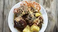 Roasted Goat with Potatoes and Onion Roasted Goat with Potatoes and Onion