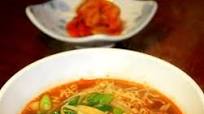 Korean Spicy Shin Noodles with Bean Sprouts Korean Spicy Shin Noodles with Bean Sprouts