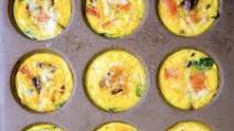 EASY EGG BITES (MUFFIN TIN RECIPE) EASY EGG BITES (MUFFIN TIN RECIPE)