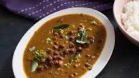 Maharashtrian Style Kala Chana Cooked In Koli Masala Recipe Maharashtrian Style Kala Chana Cooked In Koli Masala Recipe