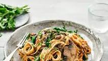 Spinach, Mushroom & Beef Stroganoff Spinach, Mushroom & Beef Stroganoff