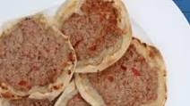 Lahm bi ajeen (Lebanese meat pies) Lahm bi ajeen (Lebanese meat pies)