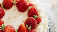 Strawberry shortcake cake Strawberry shortcake cake