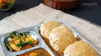 Poori Bhaji/ Aloo Tamatar Ki Sabzi Poori Bhaji/ Aloo Tamatar Ki Sabzi