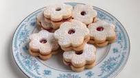 Shortbread Sandwich Cookies with Strawberry Jam Shortbread Sandwich Cookies with Strawberry Jam