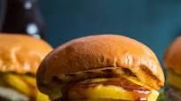 Hawaiian Burger {Grilled Pineapple Teriyaki Cheeseburger} Hawaiian Burger {Grilled Pineapple Teriyaki Cheeseburger}