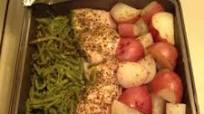 Baked chicken, green beans and red potatoes Baked chicken, green beans and red potatoes